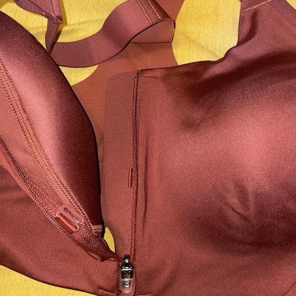 Sports bra - Picture 2 of 3